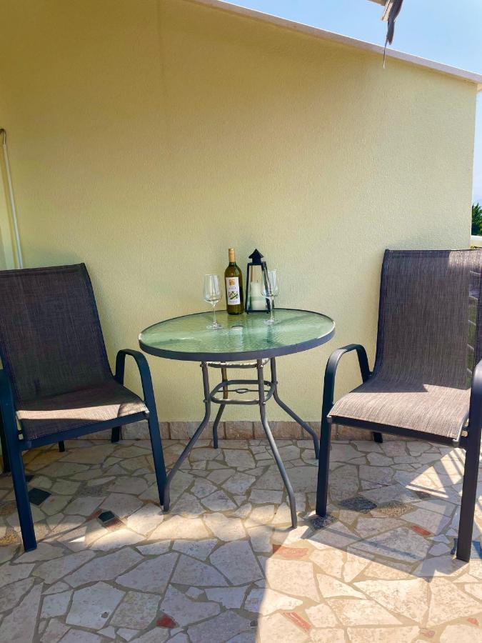 דראמליי Velebit Apartments מראה חיצוני תמונה